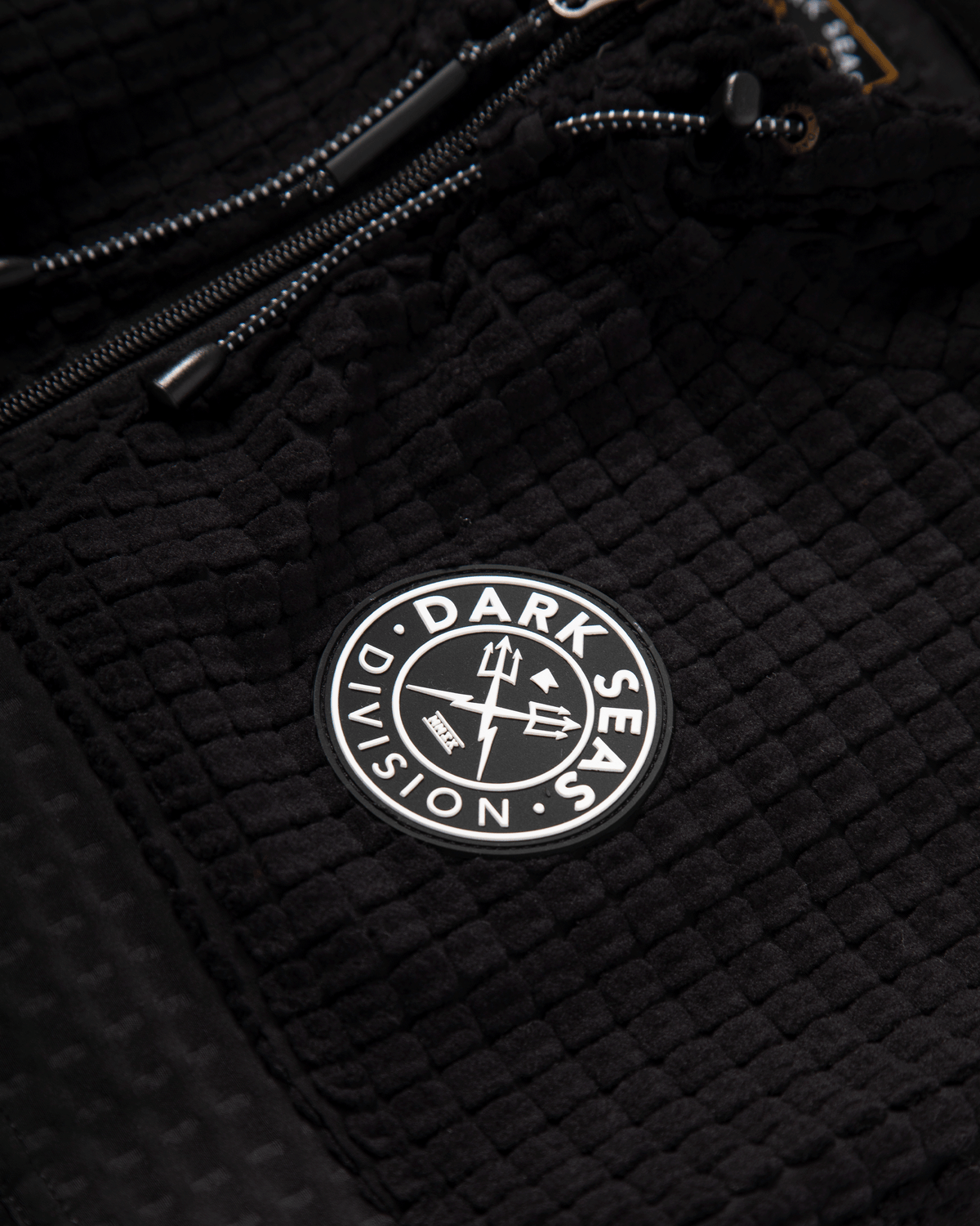 dark-seas-advanced-hooded-knit-black