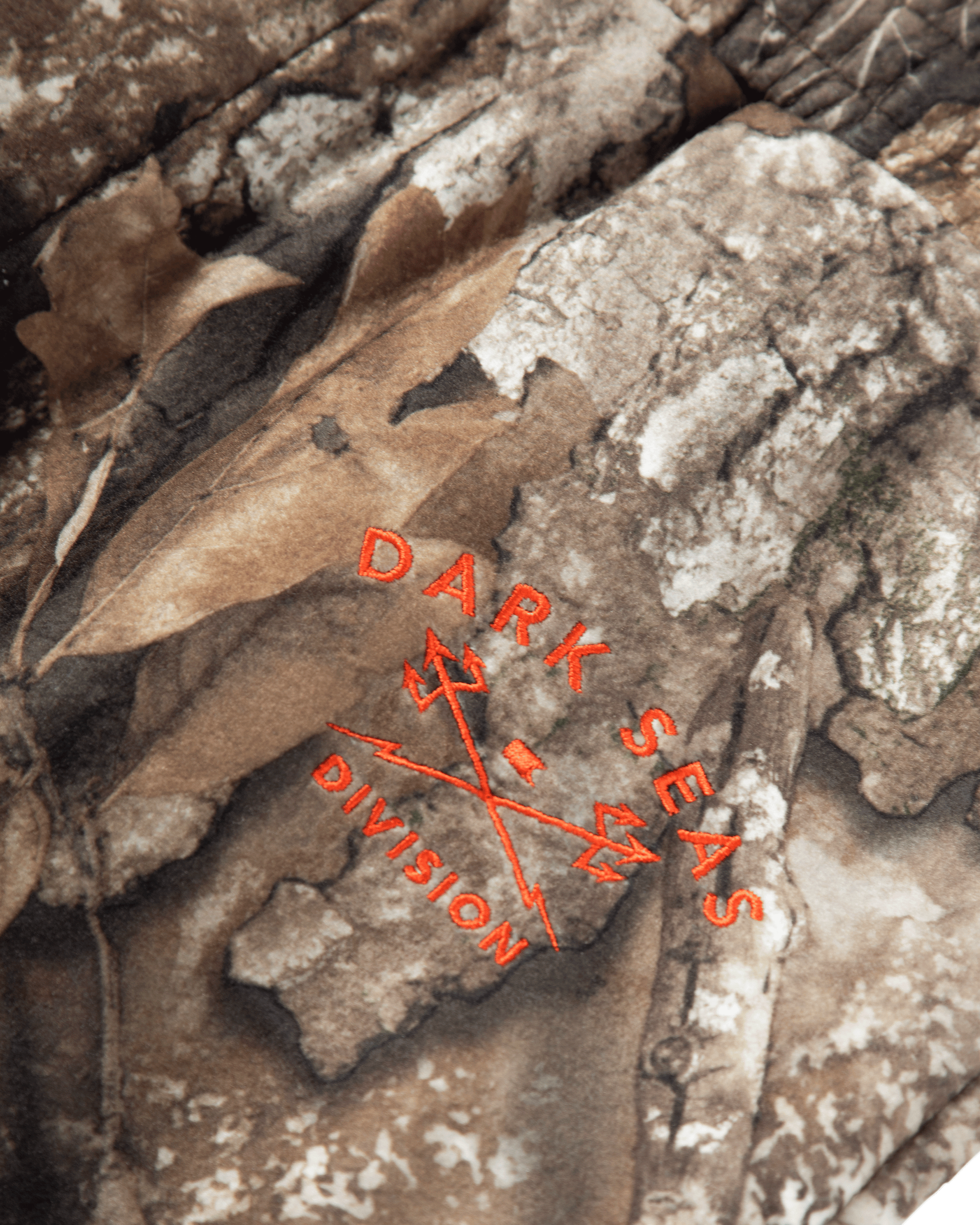 dark-seas-chateau-sweatpant-realtree (zoomed)